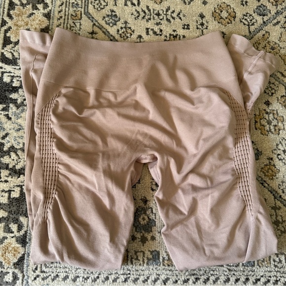 Alphalete Contour Amplify Leggings - Picture 3 of 9